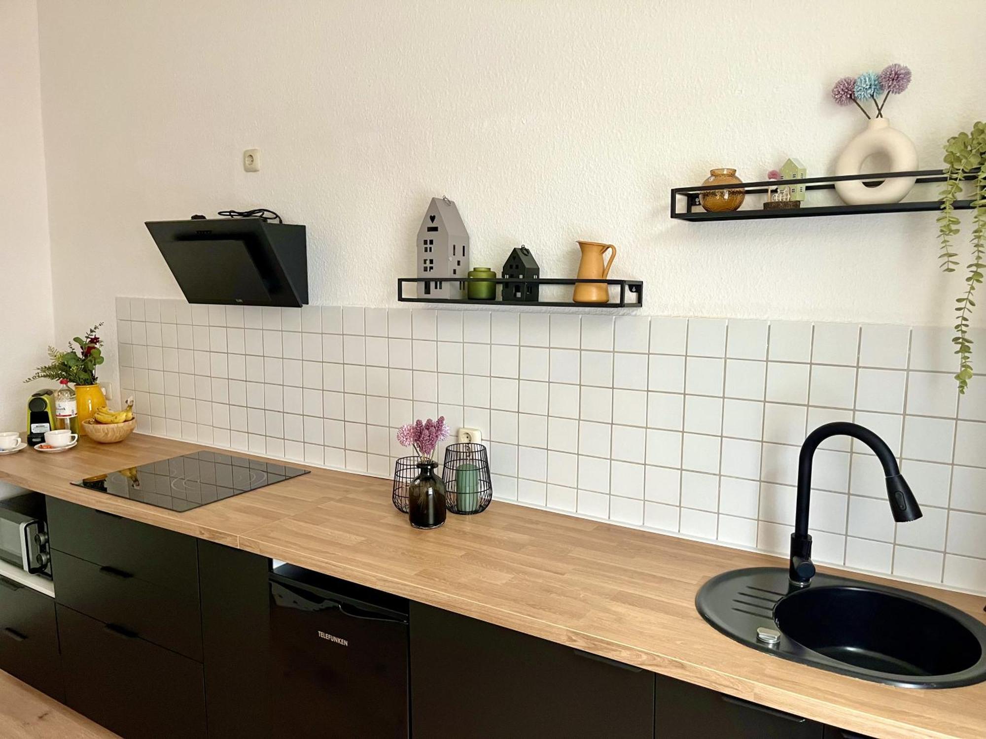 Endless: Studio Mit Netflix + Workstation Im Zentrum Schwerin  Bagian luar foto