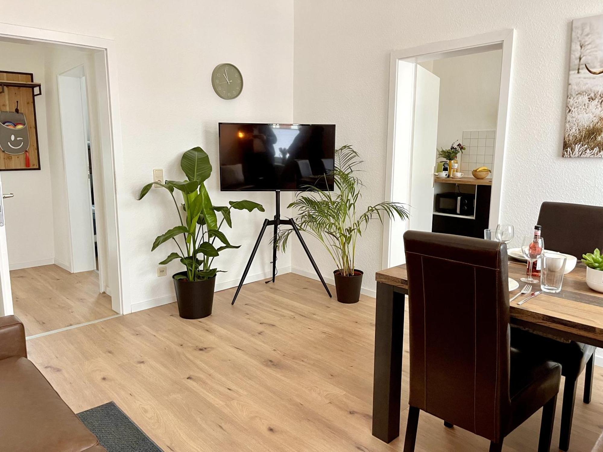 Endless: Studio Mit Netflix + Workstation Im Zentrum Schwerin  Bagian luar foto