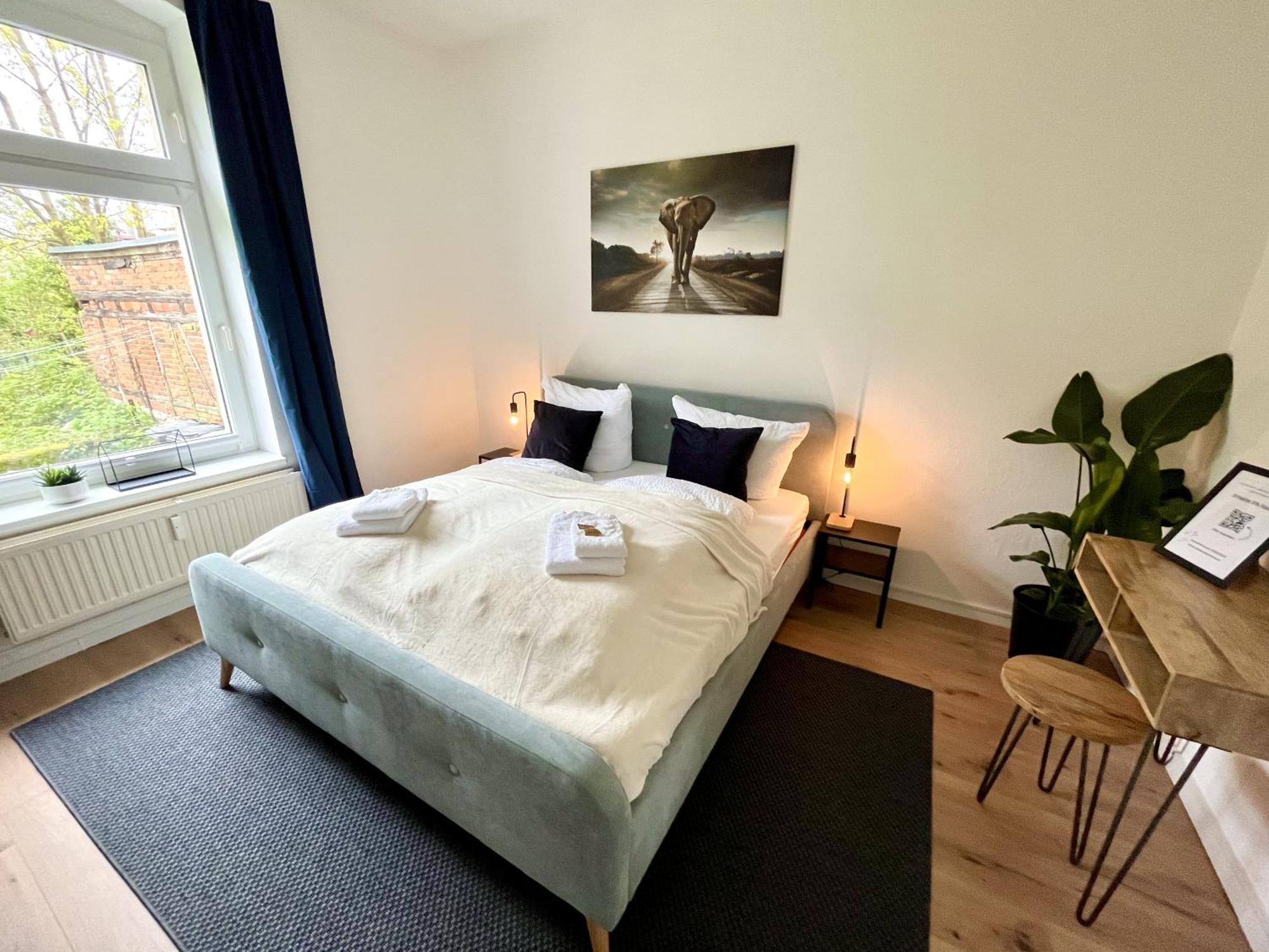 Endless: Studio Mit Netflix + Workstation Im Zentrum Schwerin  Bagian luar foto